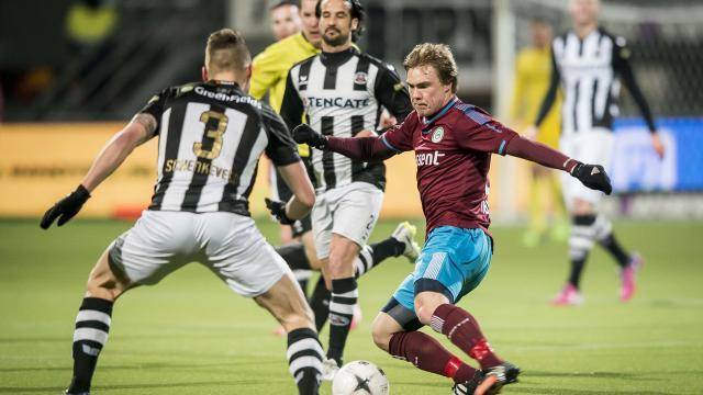 焦点对决何 焦点对决何