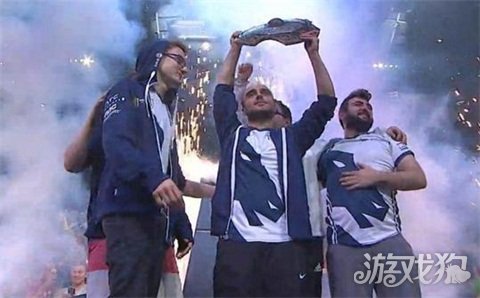 不仅是他们 不仅是他们