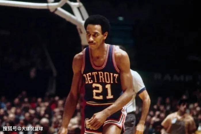 他在篮板保 他在篮板保